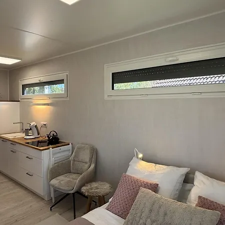 Tiny Taennle * רוסט