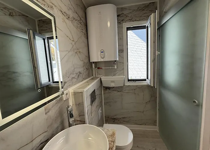 Nyaraló Tiny Taennle *